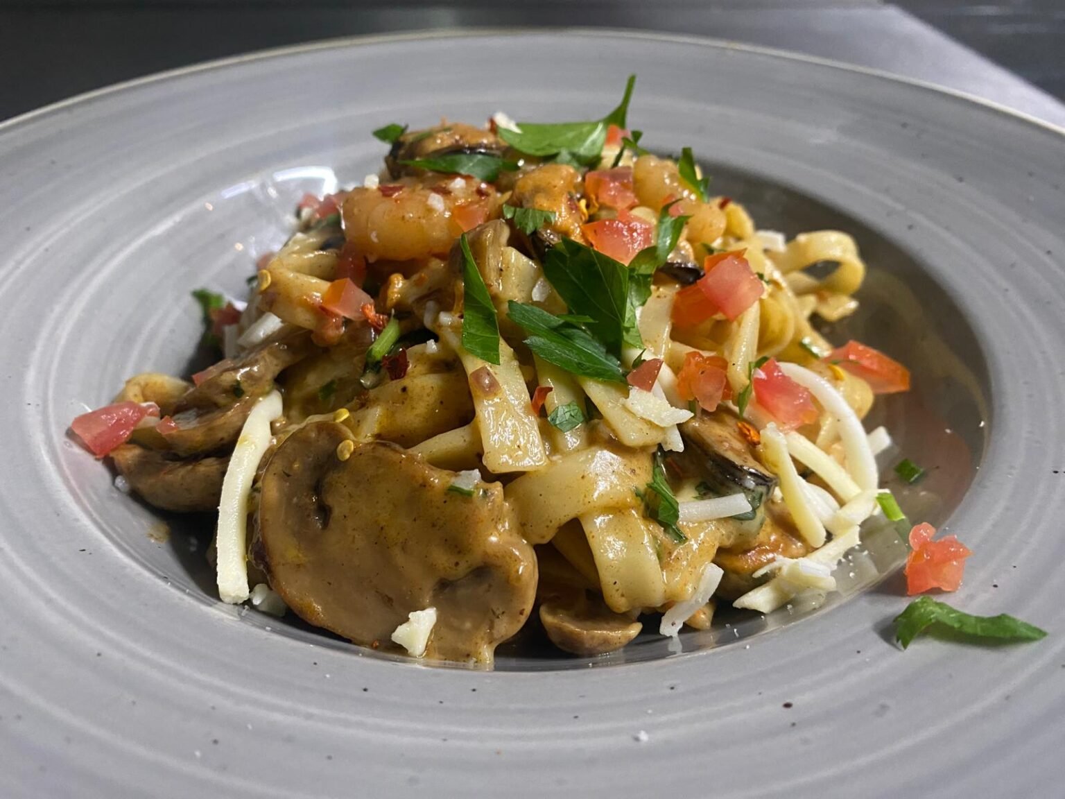 Tagliatelle ai Frutti di Mare con Salsa di Panna